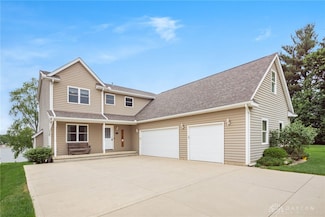 1380 E Choctaw Dr, London, OH 43140