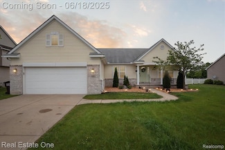 920 Plum Grove Dr, Monroe, MI 48161