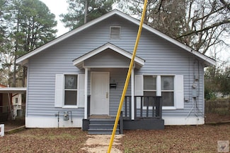 703 E 5th St, Hope, AR 71801