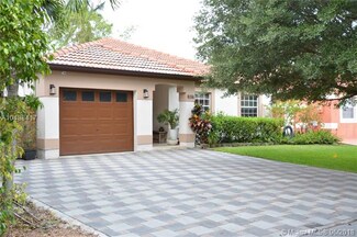 8316 NW 201st St, Hialeah, FL 33015
