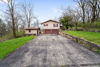 21740 W Lochinvar Ln, New Berlin, WI 53146
