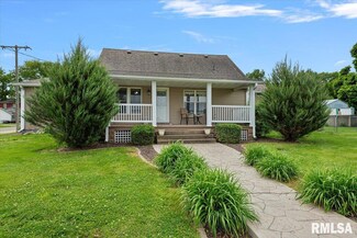 401 W Adams St, Greenview, IL 62642
