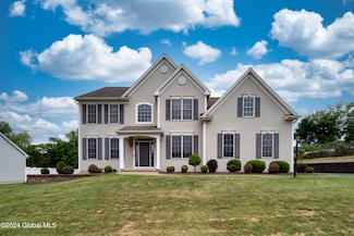 15 Outlook Dr S, Mechanicville, NY 12118