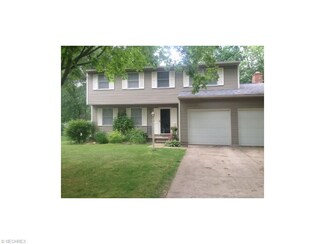 48 Oakhurst Dr, Munroe Falls, OH 44262