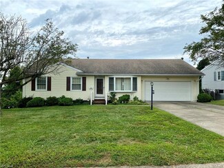 691 Ridgewood Dr, Coshocton, OH 43812