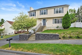 3 Navajo Rd, Worcester, MA 01606