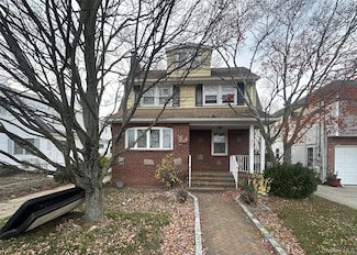 2922 Oceanside Rd, Oceanside, NY 11572