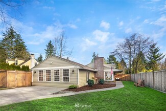 12040 8th Ave NE, Seattle, WA 98125