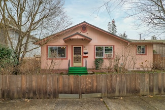 465 SW H St, Grants Pass, OR 97526