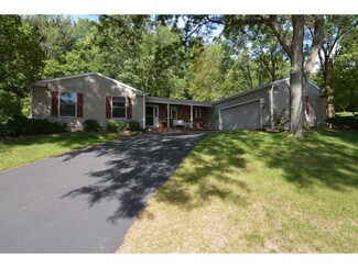 2711 Woodside Dr, Cross Plains, WI 53528