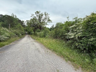 403 3rd Road Ave W, Centre, AL 35960