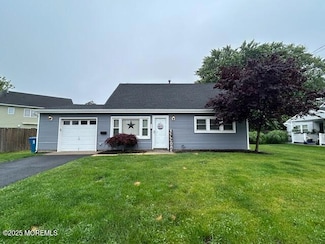 30 Spruce St, Hazlet, NJ 07730