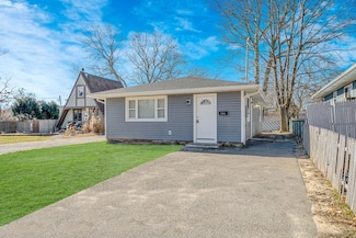 18A Broadway, Mastic, NY 11950
