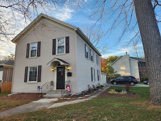 122 Dole Ave Unit 2, Crystal Lake, IL 60014