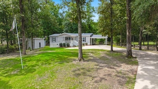 115 Riverside Dr Off Highway 6 Dr, Eutawville, SC 29048