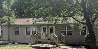 28 Oak Ln, New Egypt, NJ 08533