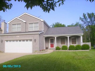 851 Trask St, Aurora, IL 60505