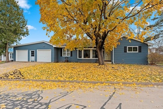 716 Meadow Ln, Manawa, WI 54949