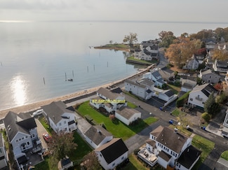 37 Seaview Ave, Branford, CT 06405