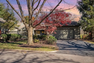 22 Woodcreek Dr, Cincinnati, OH 45241