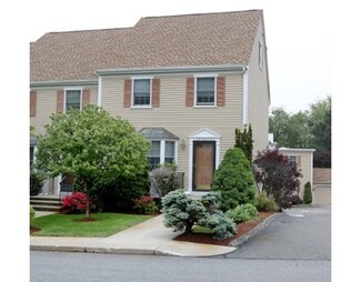 12 Weatherly Dr, Salem, MA 01970
