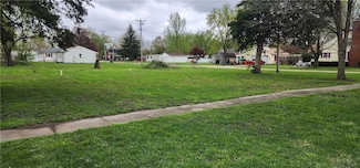 621 Broadway Ave, Windsor, IL 61957