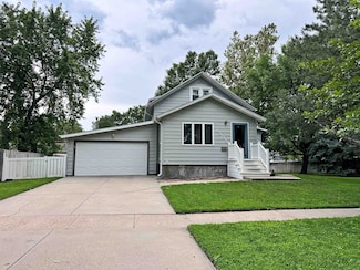 2305 6th St, Columbus, NE 68601