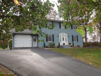 349 Clover Ln, Shavertown, PA 18708