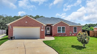 338 Briar Ct, Ardmore, OK 73401
