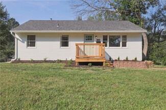 400 Hamilton Ln, Belton, MO 64012