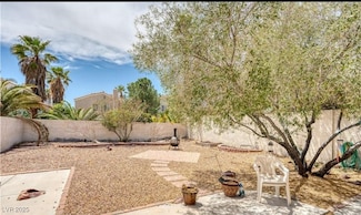 8013 Tribal Cir, Las Vegas, NV 89145