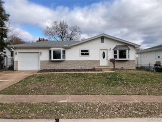 817 Lightwood Dr, Hazelwood, MO 63042