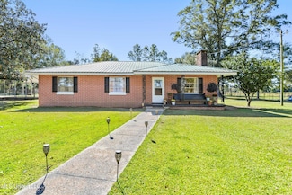 108 Elwin Mallette Rd, Lucedale, MS 39452
