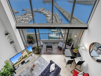 555 NE 15th St Unit T4(704), Miami, FL 33132