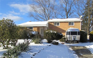 3510 Meadow Gate Dr, Murrysville, PA 15668