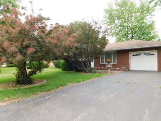 2306 Roland Dr, Champaign, IL 61821