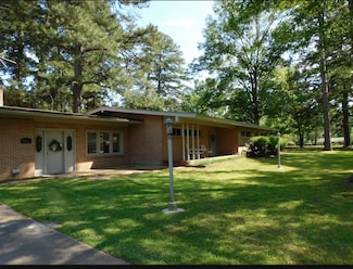 1015 Highland Dr, Mansfield, LA 71052