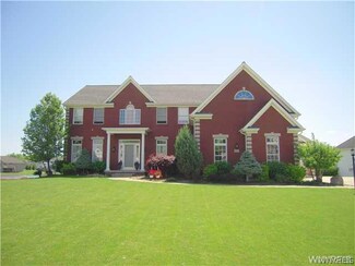 5677 Glen Iris Dr, Clarence Center, NY 14032
