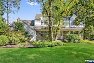 400 Lantana Ave, Englewood, NJ 07631