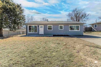 1005 W Ash St, Junction City, KS 66441