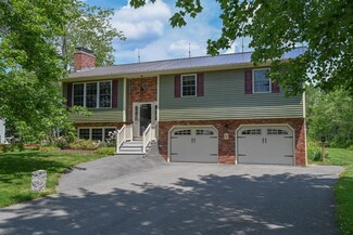 40 Canterbury Rd, Brewer, ME 04412