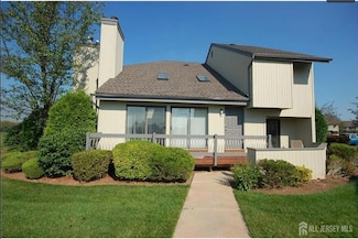 57 Sherborne St, Somerset, NJ 08873