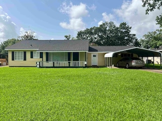 3265 N Willowood Ln, Beaumont, TX 77703