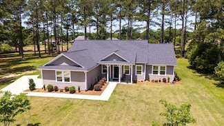 409 Pine Lake Ct, Manning, SC 29102