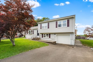 8 Roberta Dr, Middletown, CT 06457