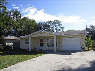 224 NW Madison Cir N, Saint Petersburg, FL 33702