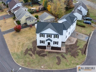 39 Lowell St, Iselin, NJ 08830