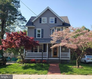 237 E 3rd St, Moorestown, NJ 08057