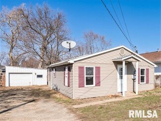 1517 Norman Dr, Pekin, IL 61554