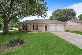 1617 Pecan Hollow St, Pearland, TX 77581
